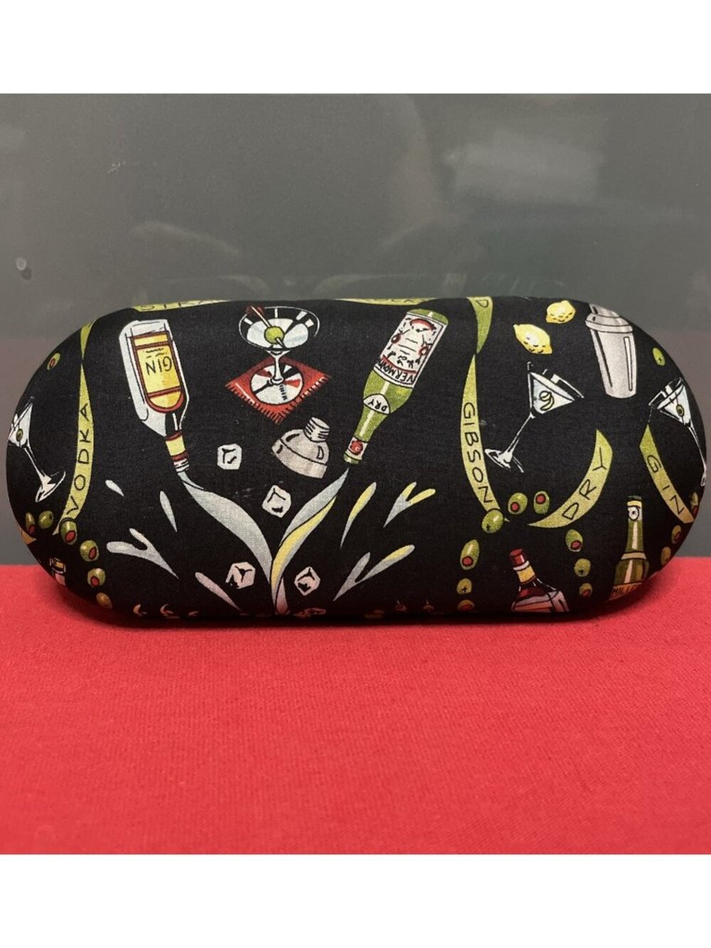 Nicole Miller Happy Hour Clam Shell Eyeglass Sunglasses Hard Satin Fabric Case
